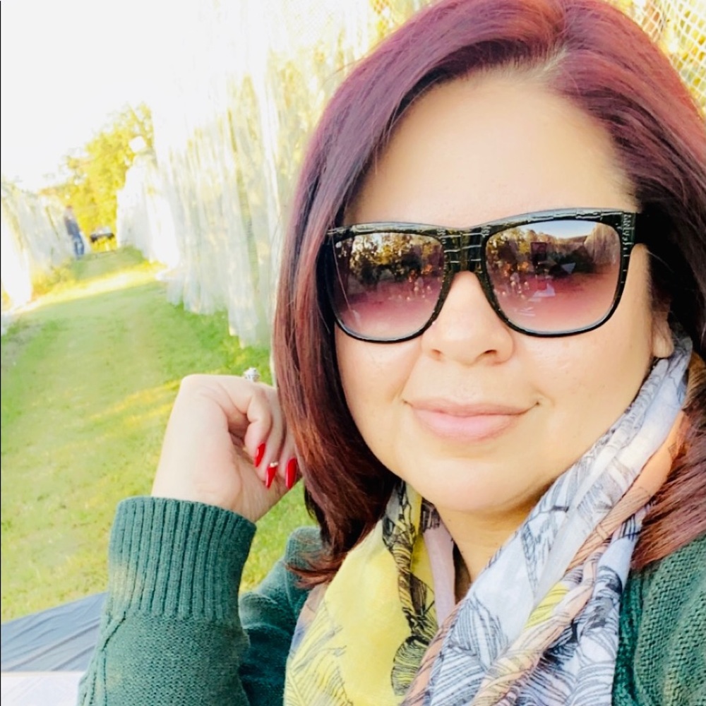 Meet your Posher, Yasmin